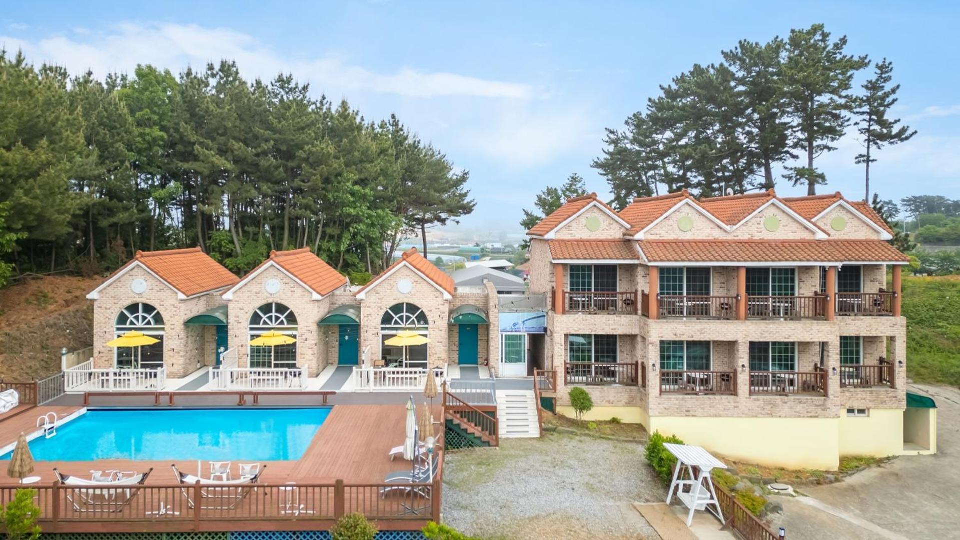 Taean Atirans Beach Pension Exterior photo